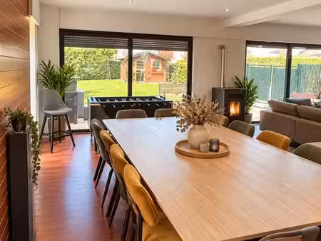 ferme de caractère 250 m2 avec 150 m2 brut et garage 3 voitu
