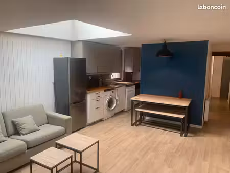 t2 meublé 46 m² – château  nantes – proche tram 1 & 4  lumineux