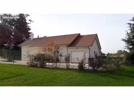 maison récente: 3 chambres