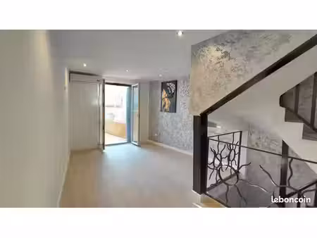 maison de ville entierement renovee