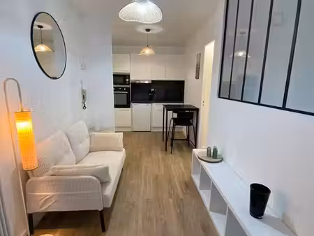 studio meublé de 23 m² avec balcon – aix-en-provence centre-ville