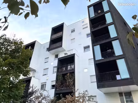 colombes quartier petit colombes - rue lucie aubrac - beau 3 pieces avec balcon a louer a 