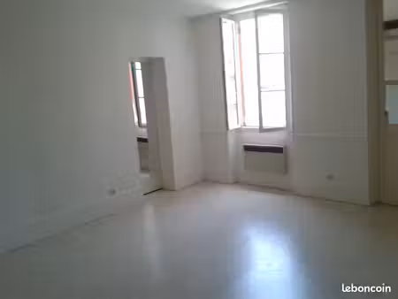 t2 capitole 47 m2