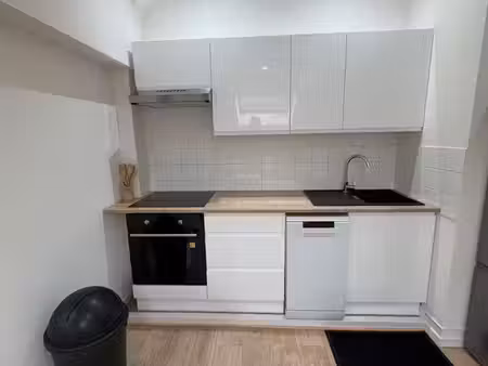 location f2 rénove idéalement situé
