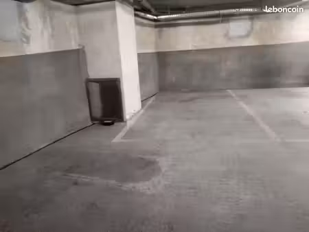 parking en sous sol de résidence