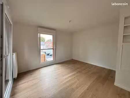 grand studio de 32 m² avec balcon et parking – à 250 m du tram brossolette