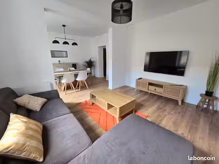 appartement t2 bis refait à neuf et meublé