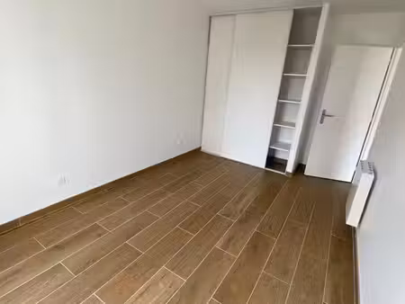 à louer – appartement à triel-sur-seine | centre-ville  commerces et transports à proximit