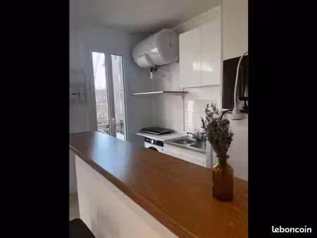 studio meublé lumineux 25m2 avec balcon  parking et cave centre villejuif metro ligne 7 à 