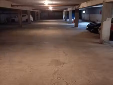 place de parking sous-terrain