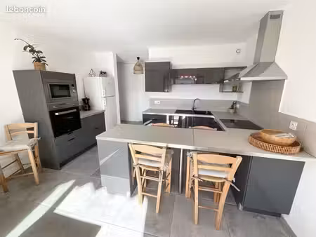 t2 sanary refait à neuf