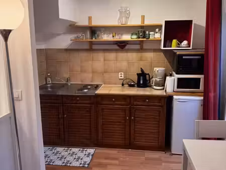 à louer beau studio 25m2 quartier notre dame