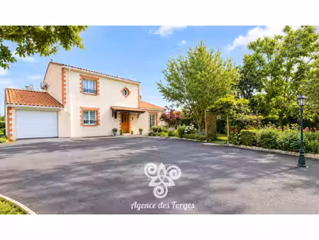 maison individuelle 168m² - 4 chb - terrain de 1519m² - la regrippiere