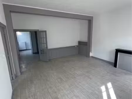 appartement f3 centre-ville avec jardin en commun