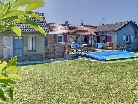 maison de bourg avec grand terrain et piscine