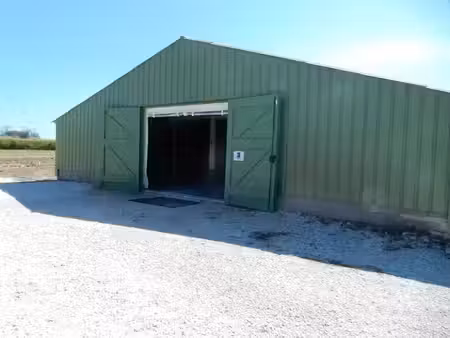 location villa 1 pièce 140 m² à eguilles (13510)  1 130 €
