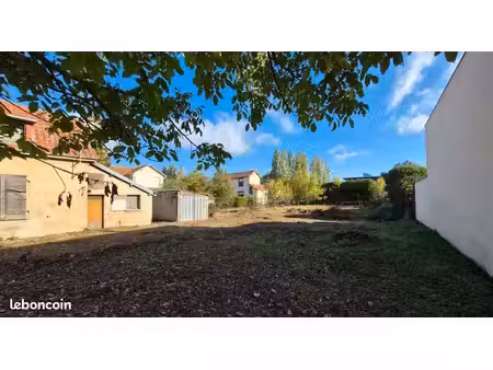 maison de 70 m² sur terrain de 905 m²