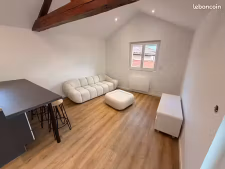 t2 meublé rénové à neuf de 40 m² avec garage – centre de bon-encontre