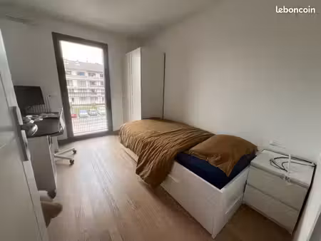 chambre à louer dans un 3 pièces tout équipé