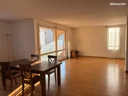 t4 de 126 m² avec terrasse  garage et piscine