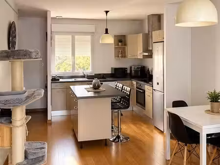 triplex f3 centre 56m2 + garage 750