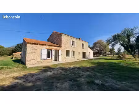 a louer : maison rénovée à la campagne  5 chambres  150m2+ terrain 5 000m2
