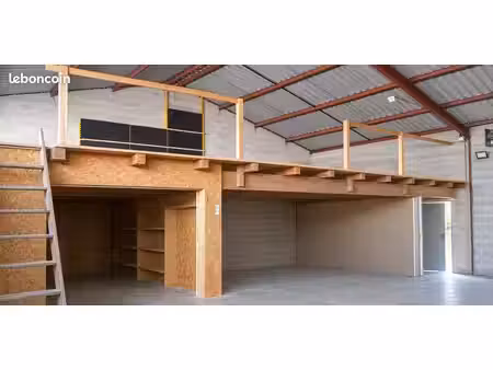 depot/garage/box/entrepot saujon 105m²