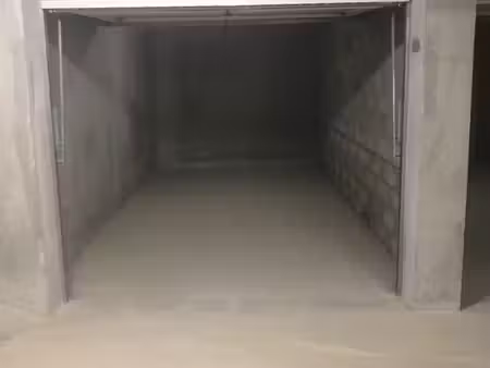 a louer garage 15m² prevessins les aglands