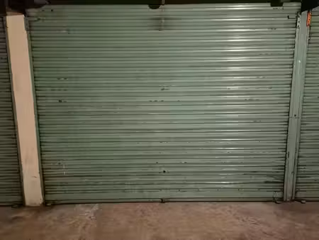particulier loue garage / box pour motos  pour remorque ou stockage au centre-ville de sai