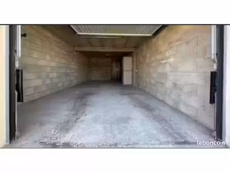 garage à louer 27m2