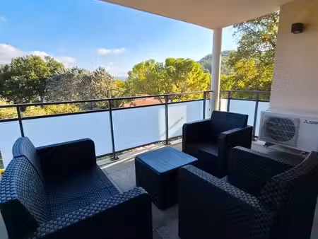 bel appartement t2 de 42 m² avec terrasse et grand box fermé