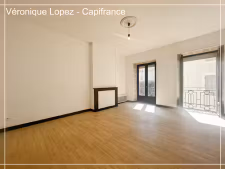 exclusvité. villeneuve sur lot  appartement t3 traversant au 2ème étage d'un bel immeuble 
