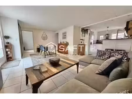 maison rénovée en 2022  prête à poser ses meubles avec patio agréable sur la parcelle