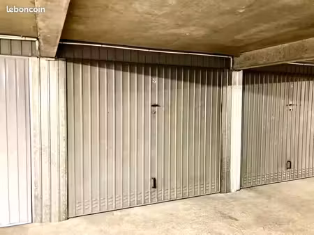 garage / box fermé proche puvis de chavannes
