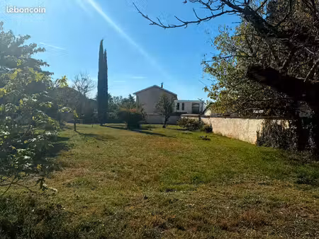 genas/azieu beau terrain arboré et clos