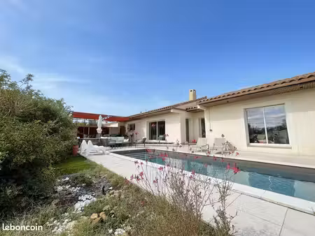 villa avec piscine