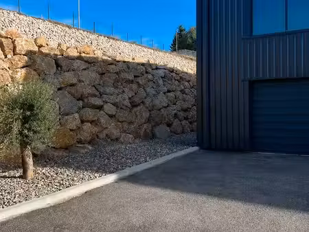 local commercial / bureaux à louer