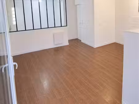 grand studio rez-de-chaussée