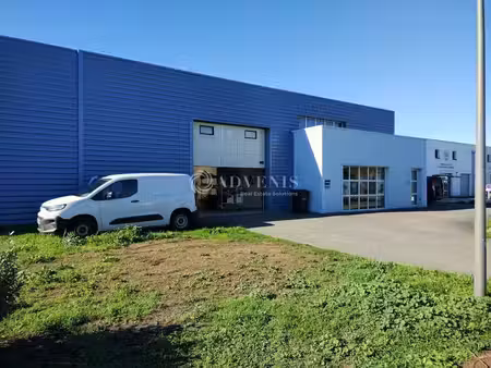 location entrepôt aytre 17440 590m²