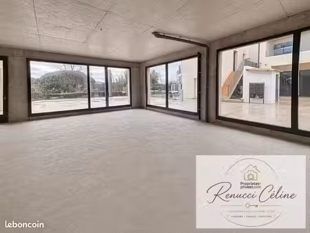 immeuble 1 pièce 56 m²