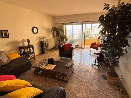 t3 immeuble beau site