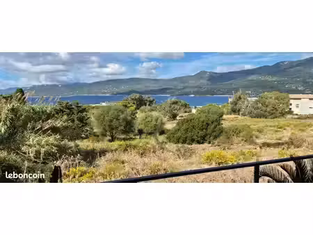 appartement t3 avec terrasse de 22 m²  vue mer  à 5 min à pied des plages et des commerces