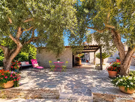 a vendre campile maison de carractèret4 avec jardin et terrain naturel de 2280m²