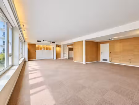 penthouse de ± 180 m² - 3 chambres - terrasse - 1 garage