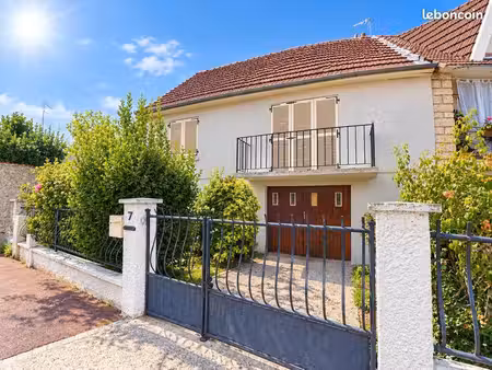 petite maison quartier paisible