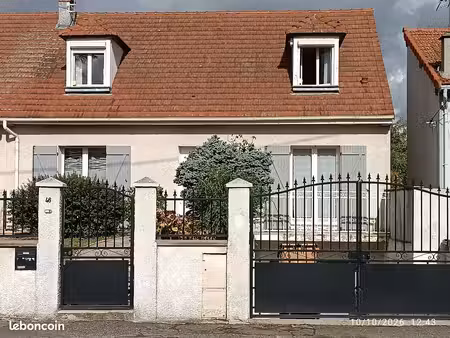 maison familiale avec sous-sol à proximité du parc de la poudrerie