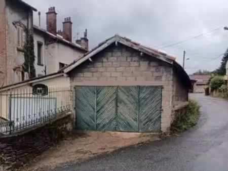grand garage 35m2 avec mezzanine  box de stockage