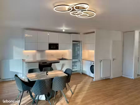 superbe 3 pièces meublé haut de gamme avec balcon  parking & cave