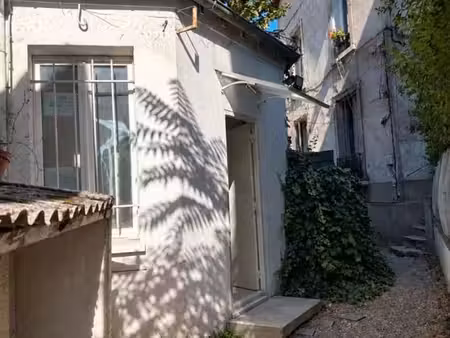 vincennes  av. de la république. maison 14 m² rénovée  mezzanine  jardin privatif 7 m²  ca