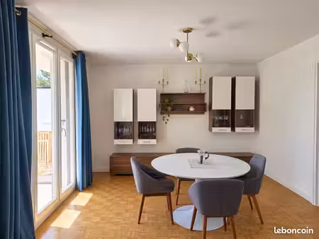 saint-maur la pie – t3 rénové de 70 m² – dpe b – balcon et parking